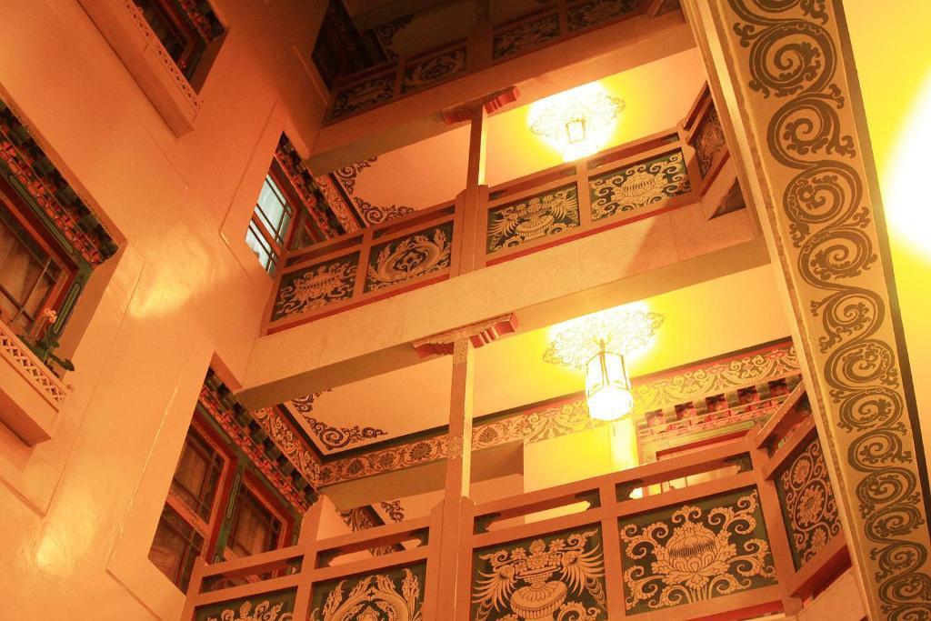 Tashitakge Hotel Lhasa Exterior foto
